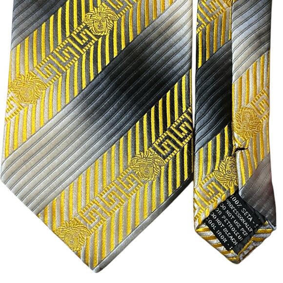 Gianni Versace Stripped Medusa Yellow Gray Silk Twill Tie - Picture 9 of 11